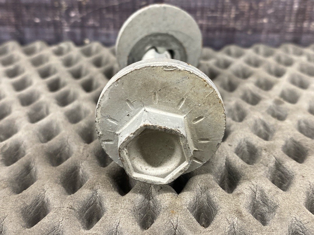 Болт развальный, 710 рублей, Красноярск