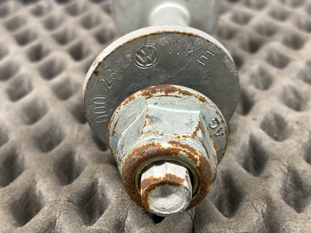 Болт развальный, 710 рублей, Красноярск