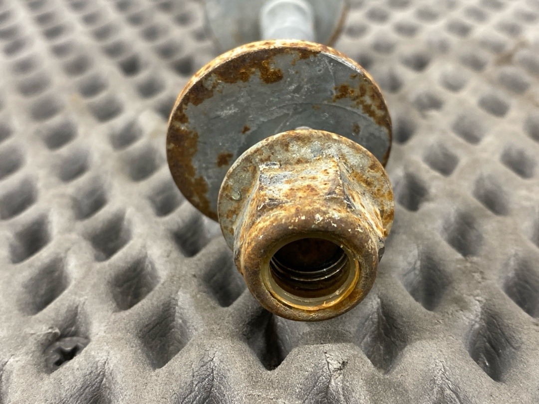 Болт развальный, 710 рублей, Красноярск