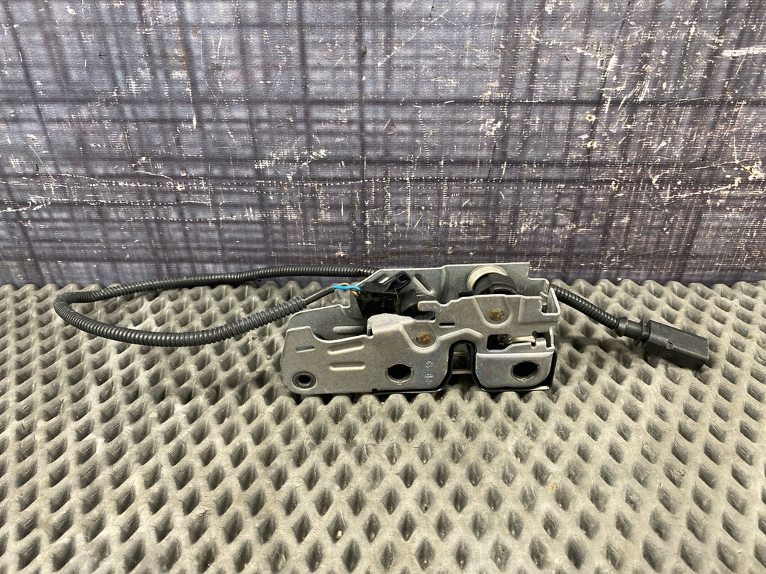 Замок капота, 2910 рублей, Красноярск