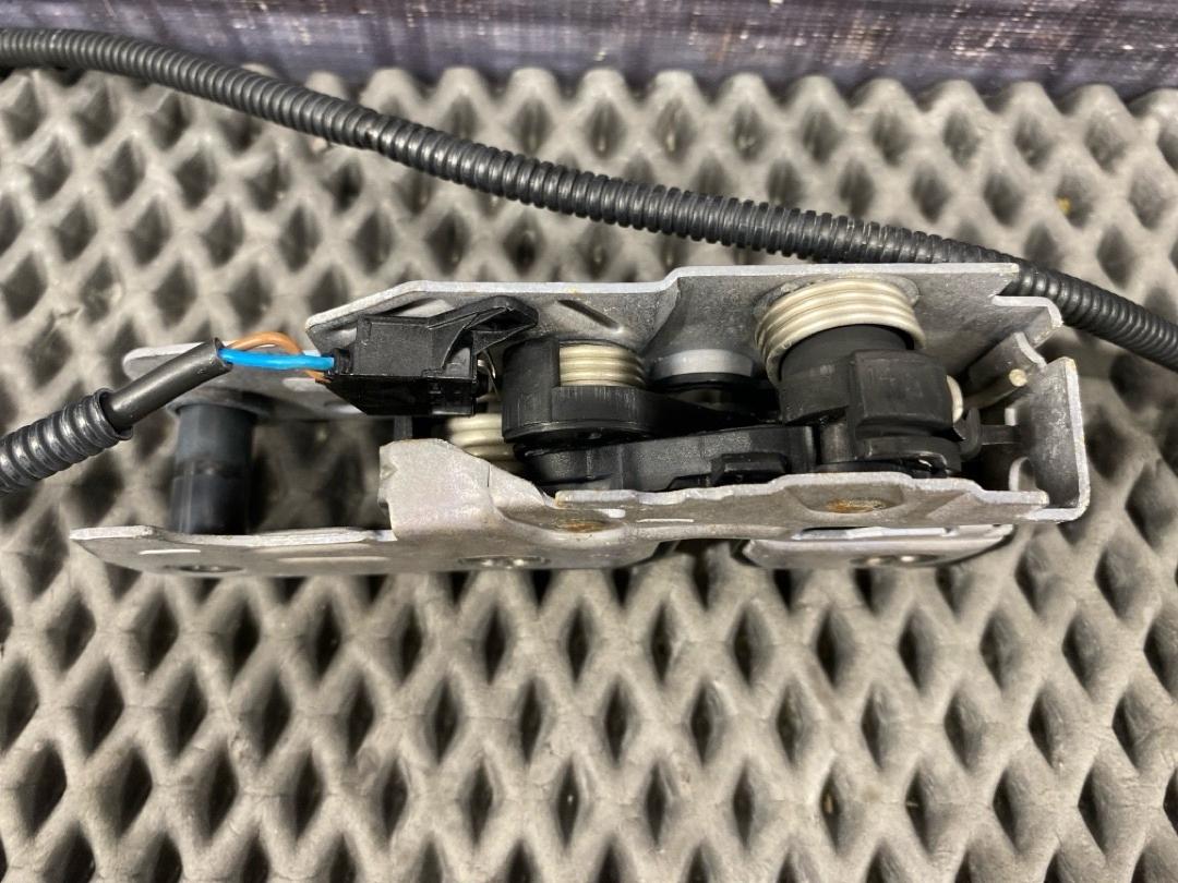 Замок капота, 2910 рублей, Красноярск