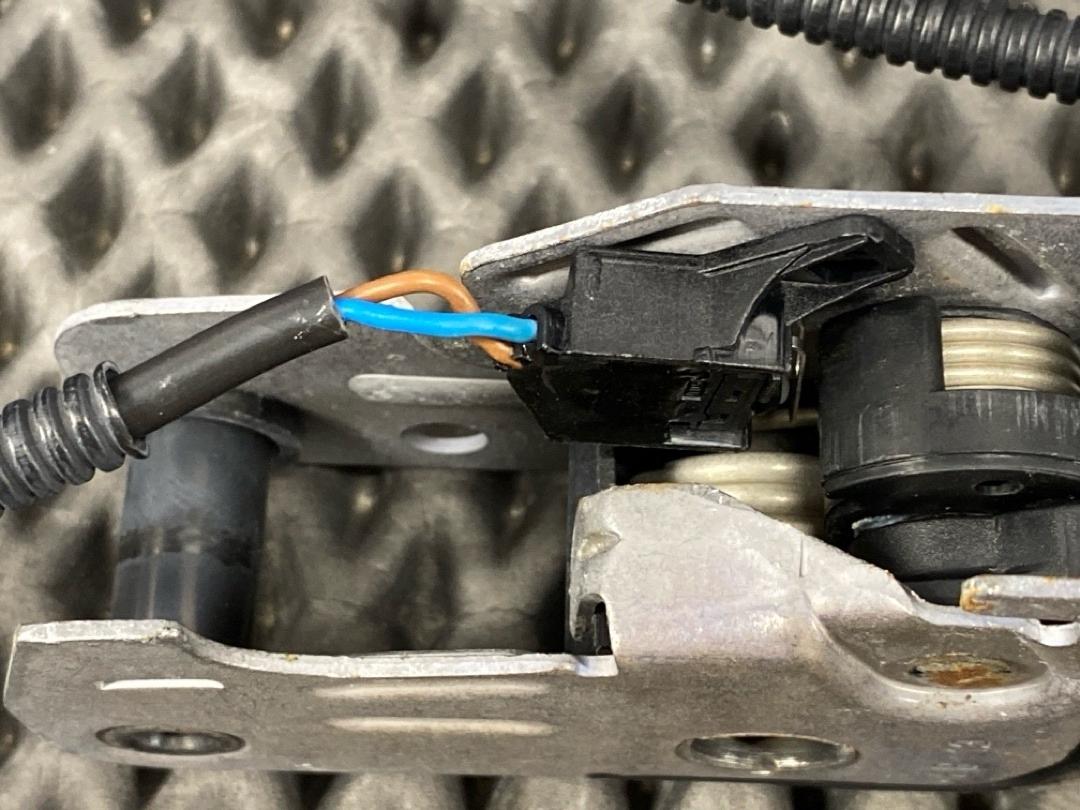 Замок капота, 2910 рублей, Красноярск