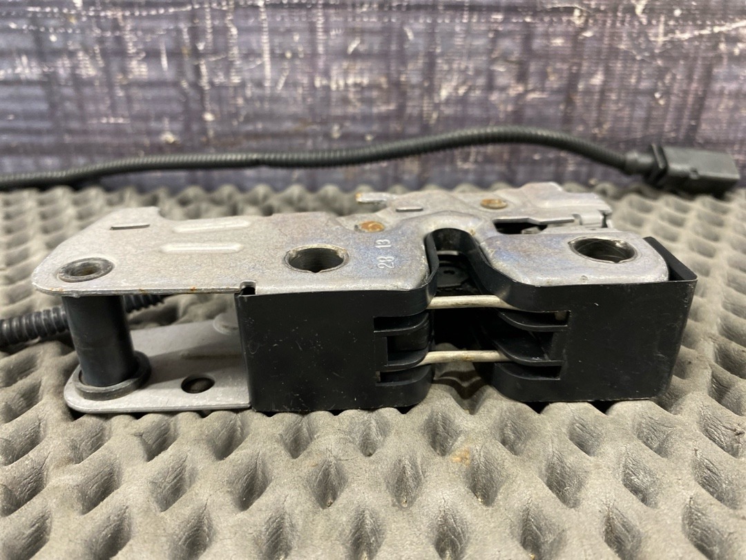 Замок капота, 2910 рублей, Красноярск