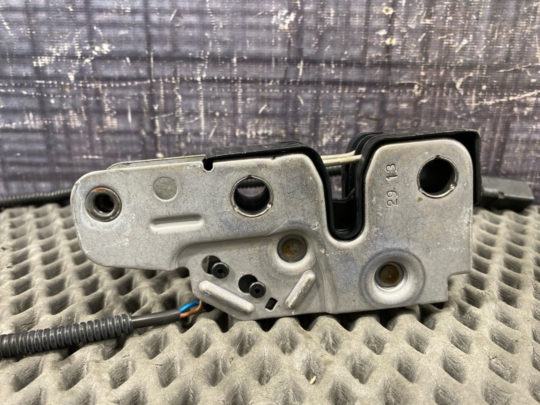 Замок капота, 2910 рублей, Красноярск