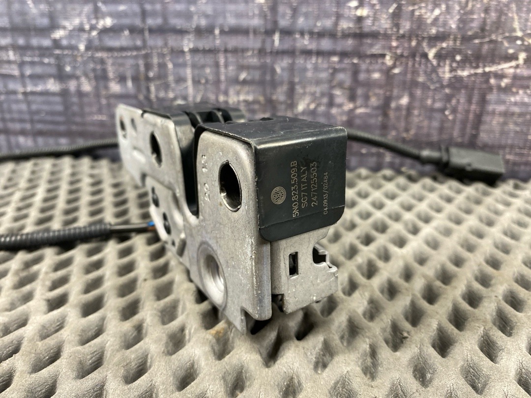 Замок капота, 2910 рублей, Красноярск