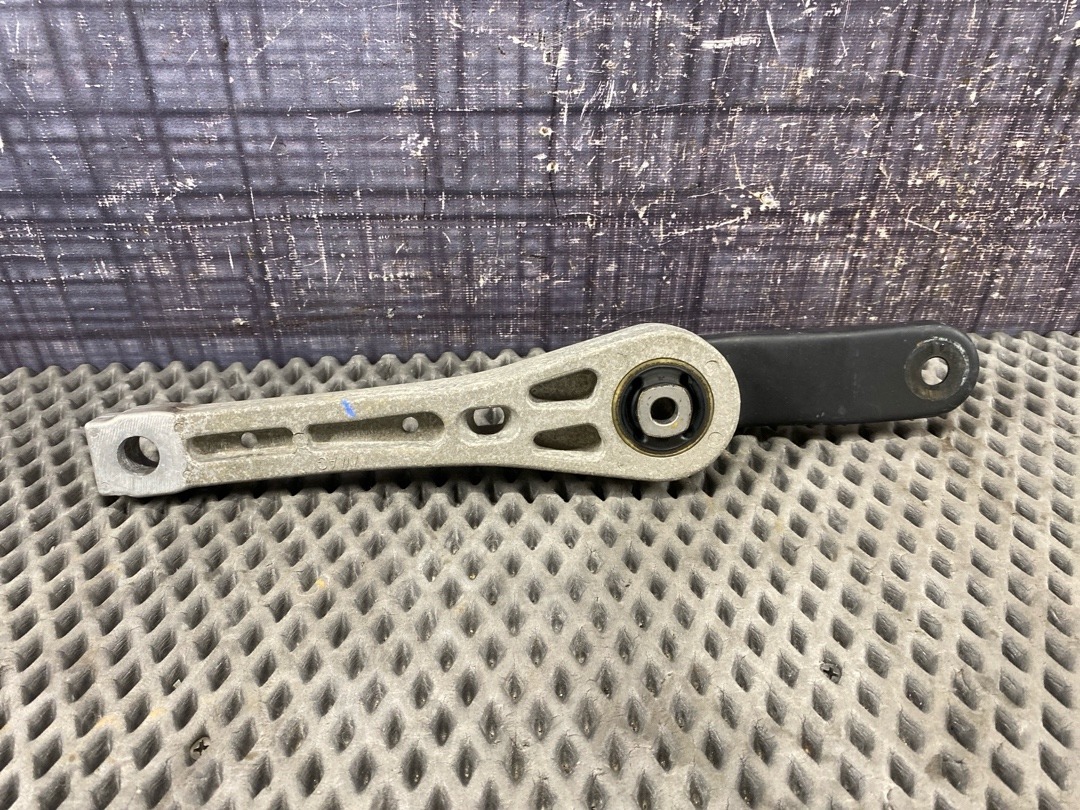 Опора двигателя, 1530 рублей, Красноярск