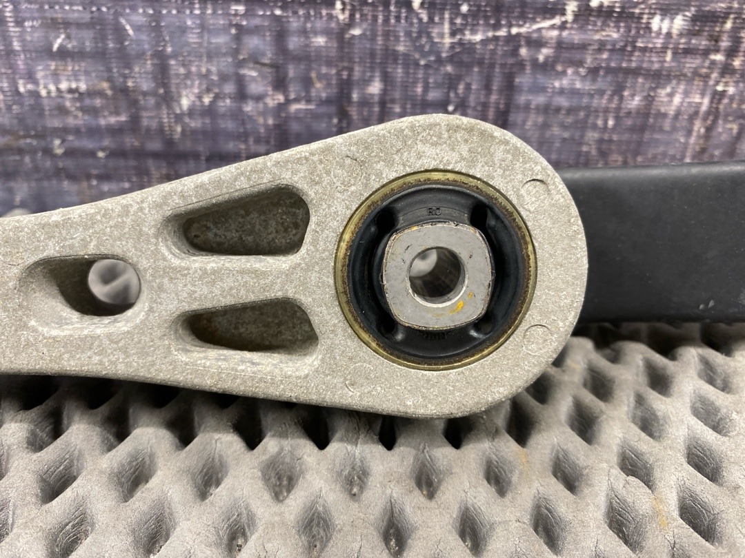 Опора двигателя, 1530 рублей, Красноярск