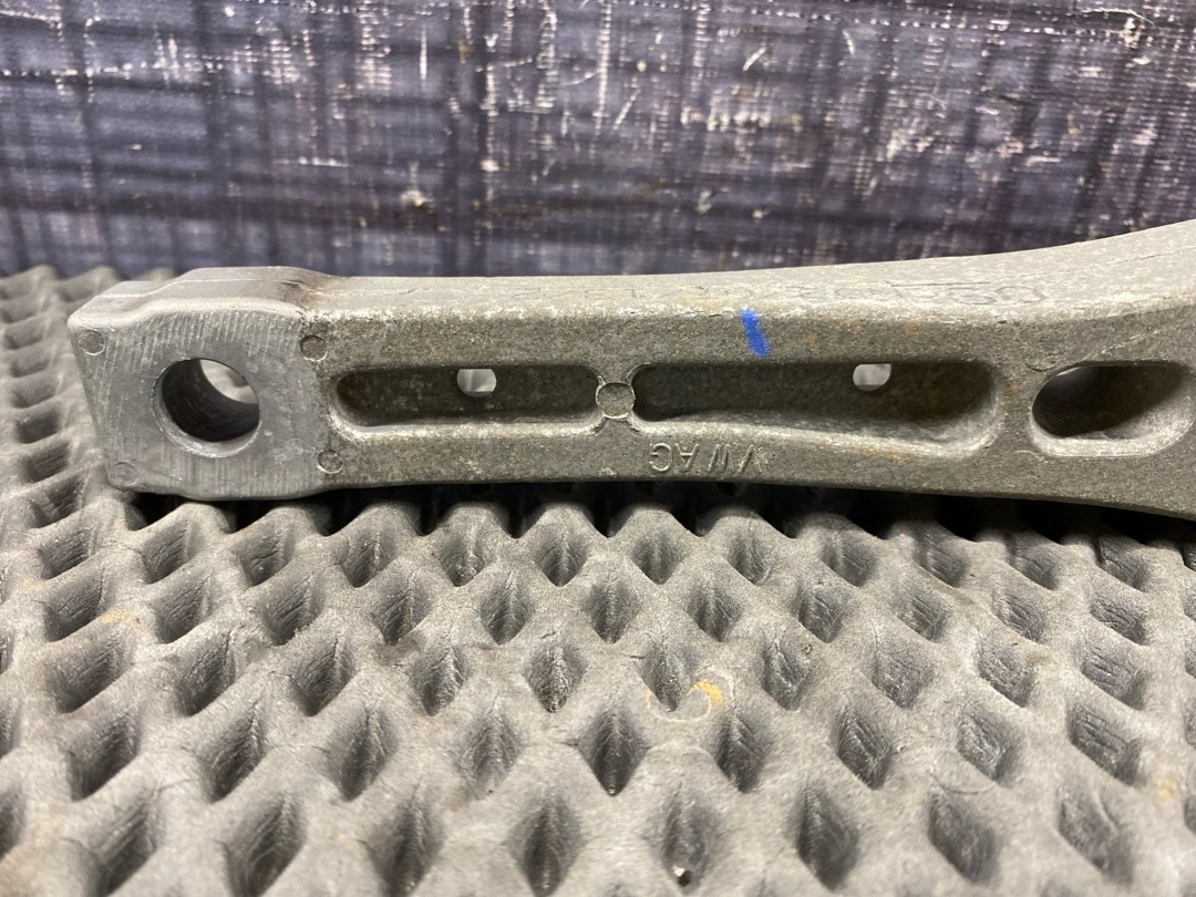 Опора двигателя, 1530 рублей, Красноярск