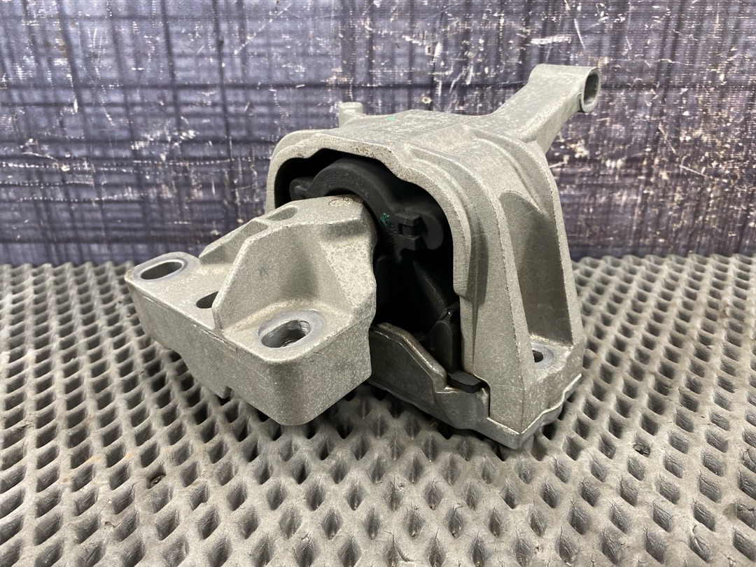 Подушка двигателя, 3940 рублей, Красноярск