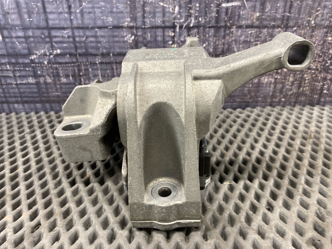 Подушка двигателя, 3940 рублей, Красноярск