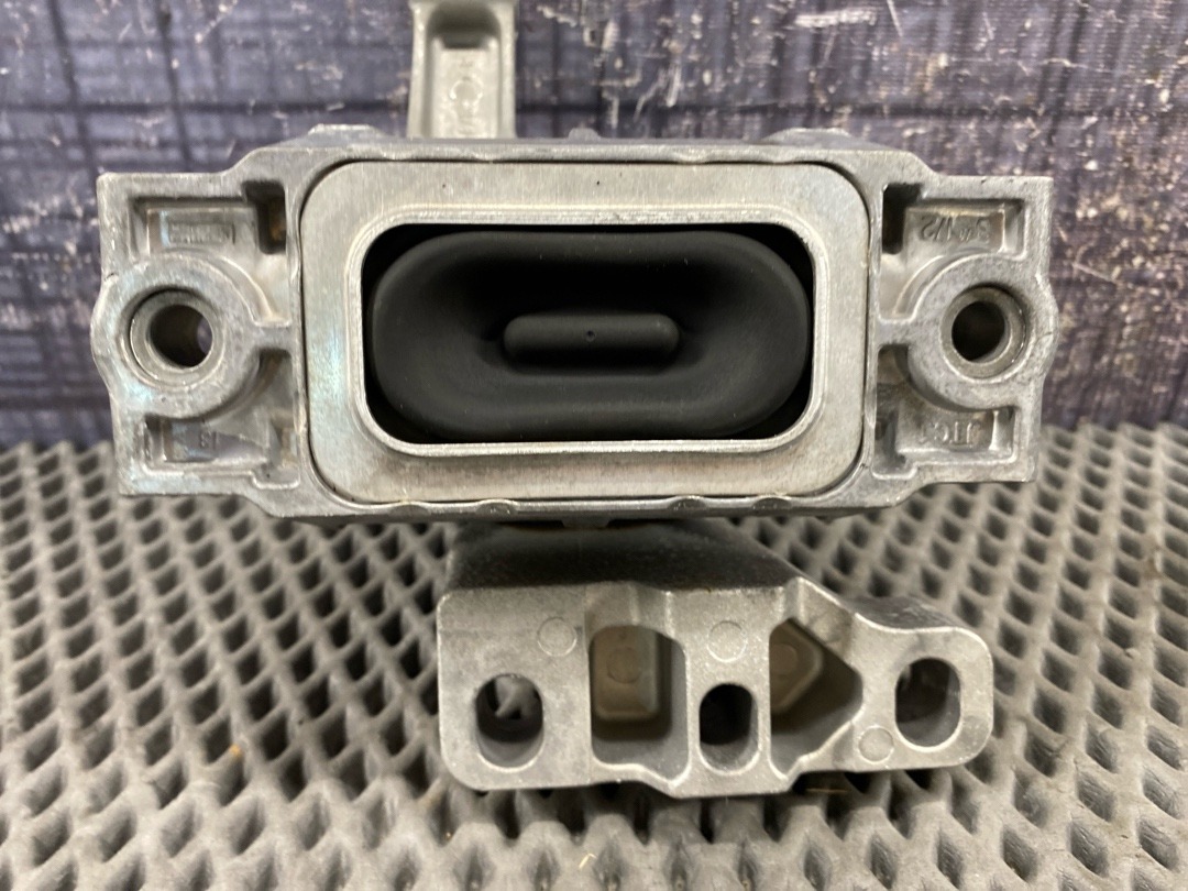 Подушка двигателя, 3940 рублей, Красноярск