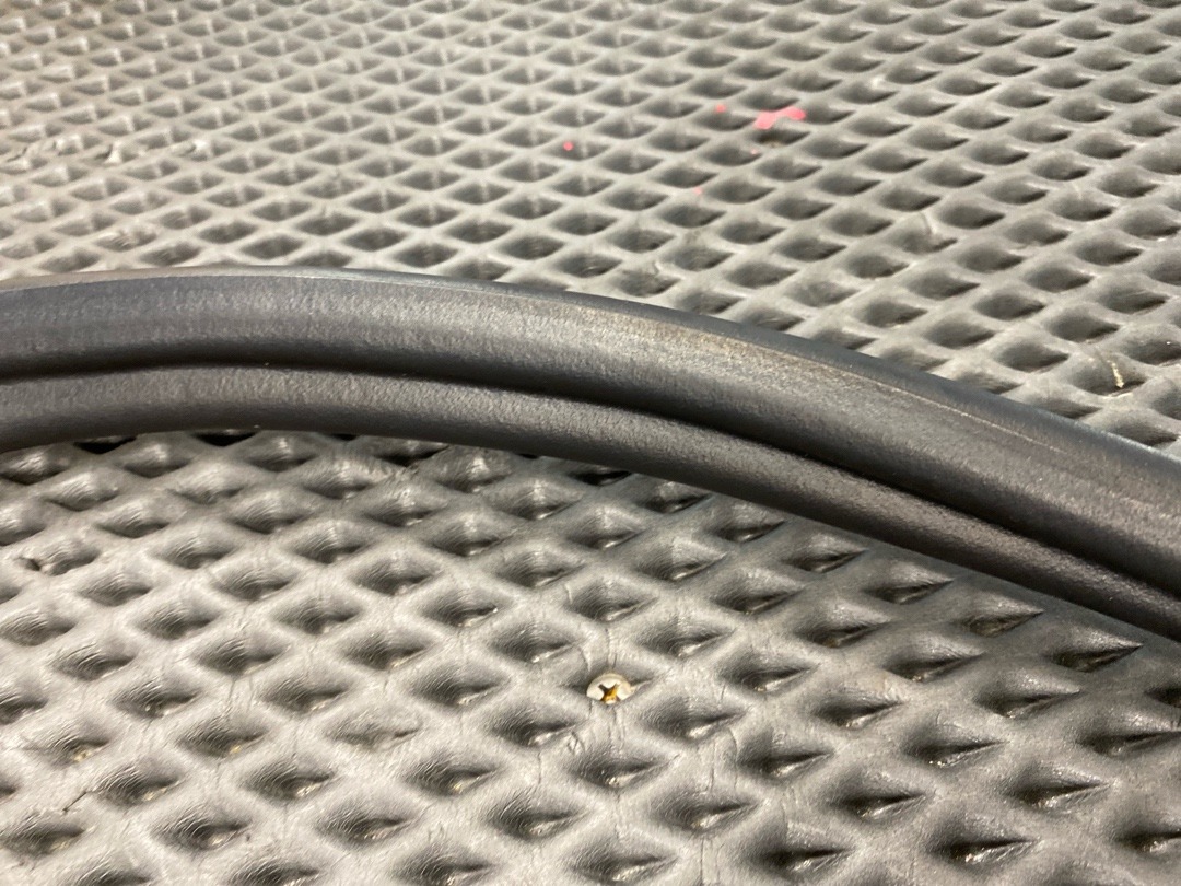 Уплотнитель крышки багажника, 1340 рублей, Красноярск