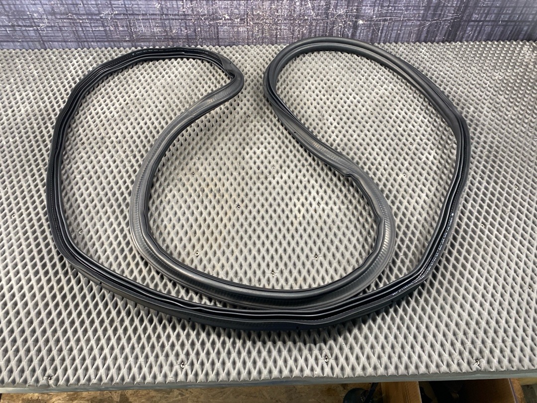 Уплотнитель крышки багажника, 1340 рублей, Красноярск