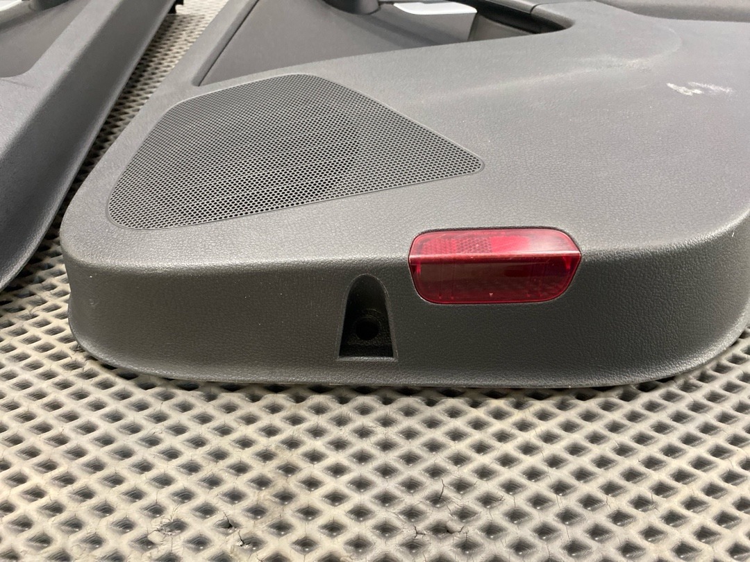 Комплект обшивок дверей, 7430 рублей, Красноярск