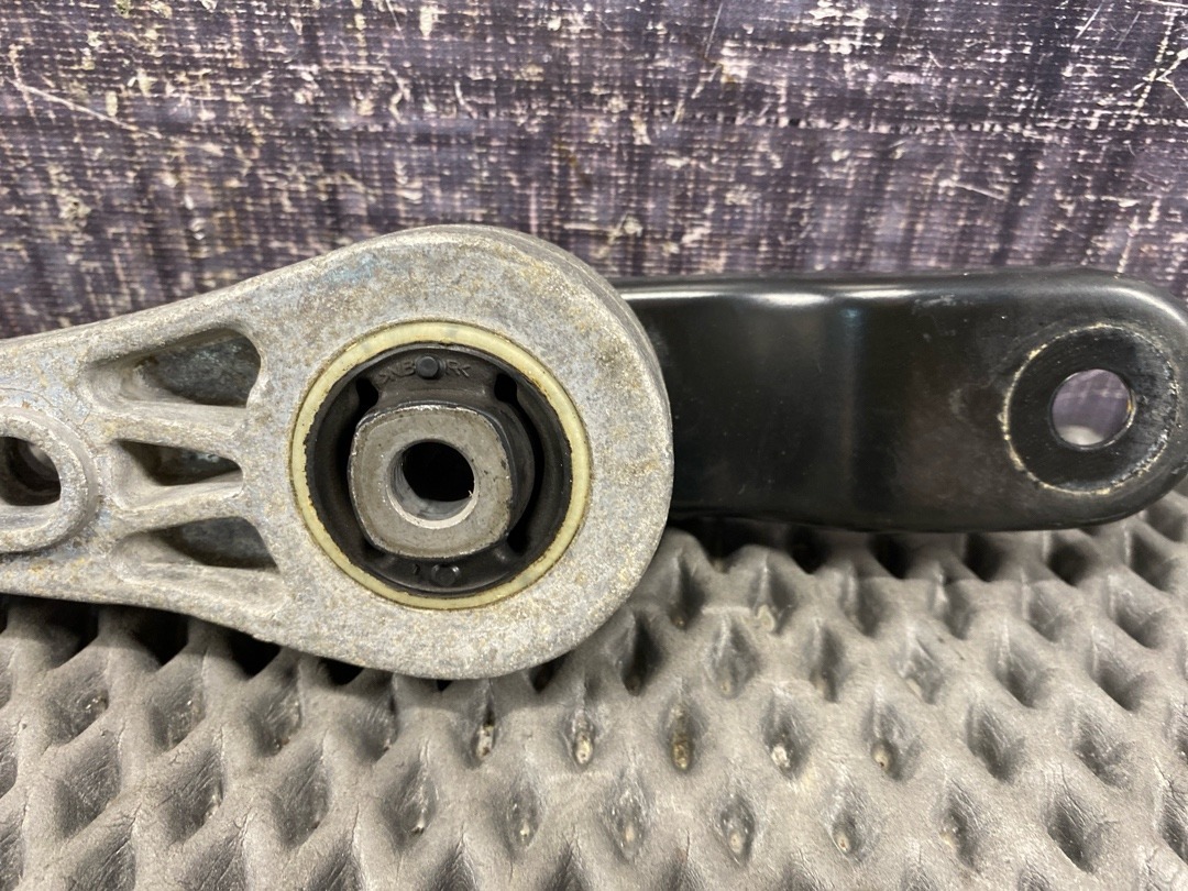 Опора двигателя, 970 рублей, Красноярск