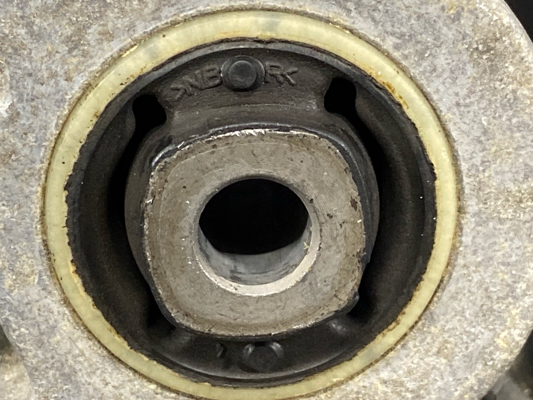 Опора двигателя, 970 рублей, Красноярск