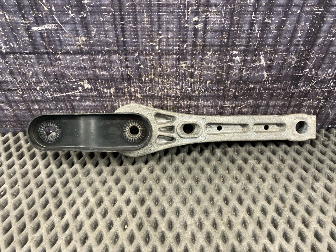 Опора двигателя, 970 рублей, Красноярск