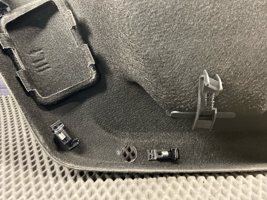 Обшивка крышки багажника, 1940 рублей, Красноярск