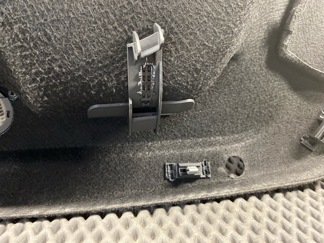 Обшивка крышки багажника, 1940 рублей, Красноярск