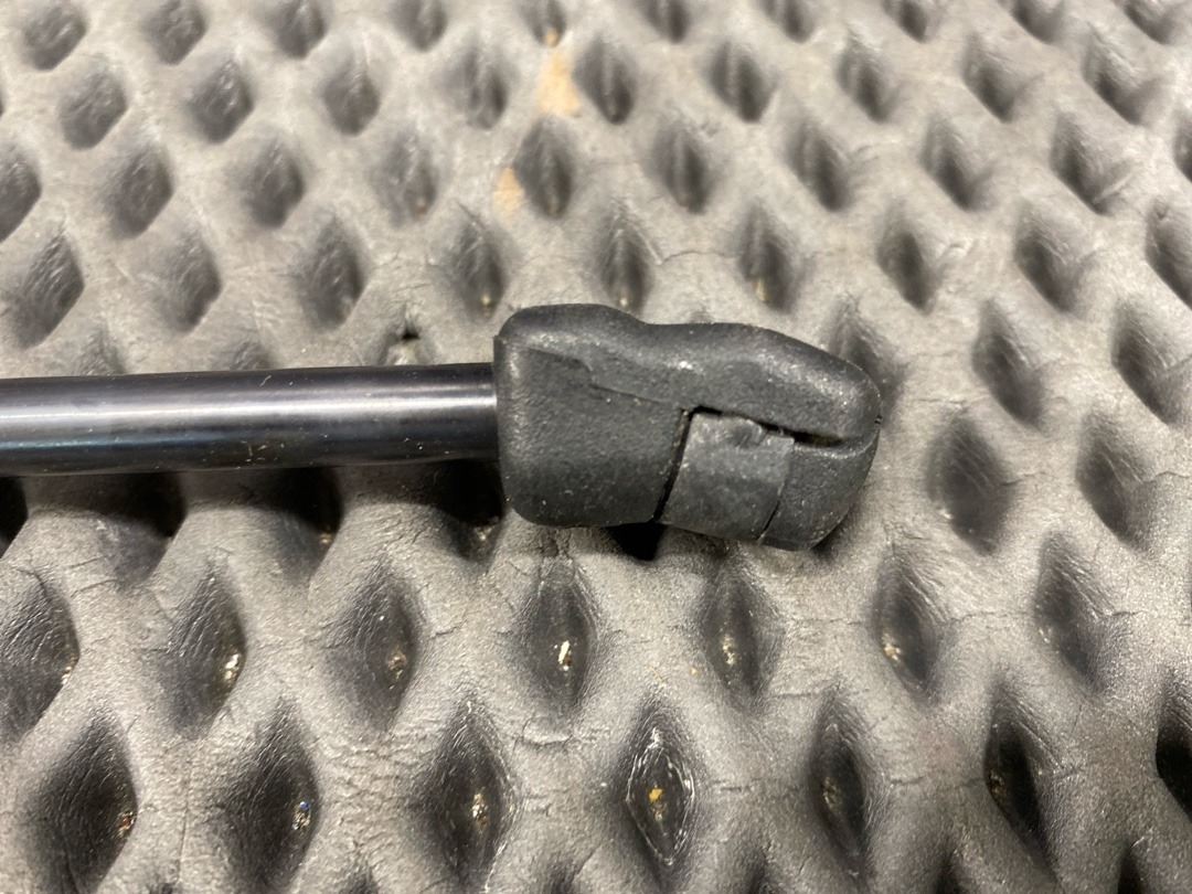 Амортизатор капота, 890 рублей, Красноярск