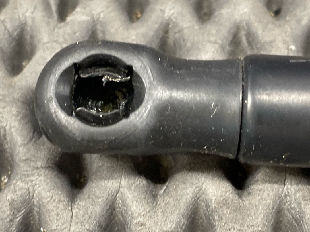 Амортизатор капота, 890 рублей, Красноярск