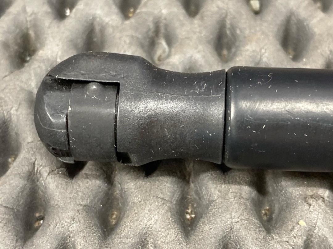 Амортизатор капота, 890 рублей, Красноярск