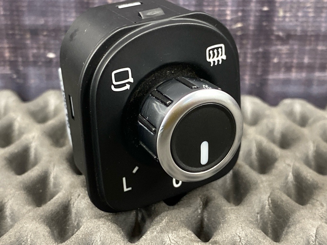 Кнопка регулировки зеркал, 2020 рублей, Красноярск