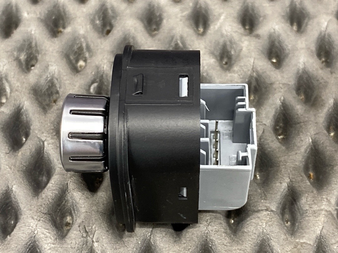 Кнопка регулировки зеркал, 2020 рублей, Красноярск