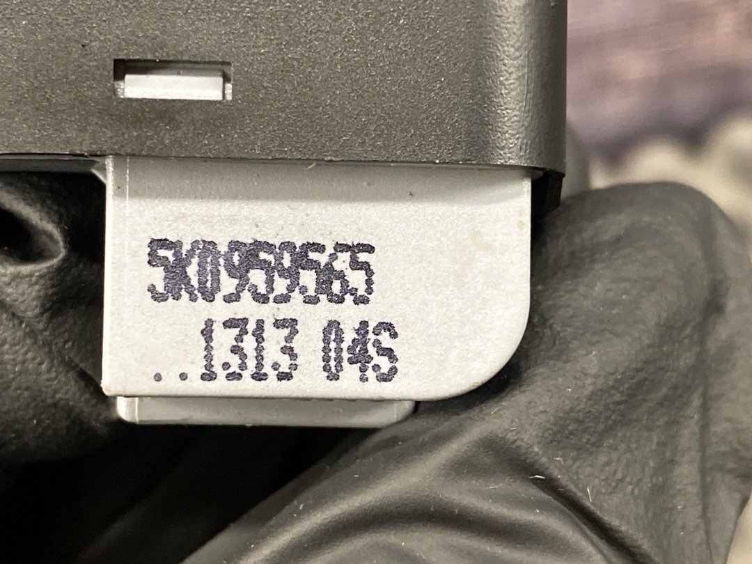 Кнопка регулировки зеркал, 2020 рублей, Красноярск