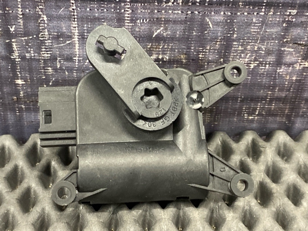 Мотор заслонки печки, 1470 рублей, Красноярск