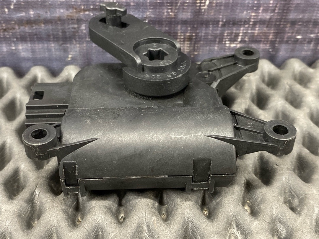 Мотор заслонки печки, 1470 рублей, Красноярск