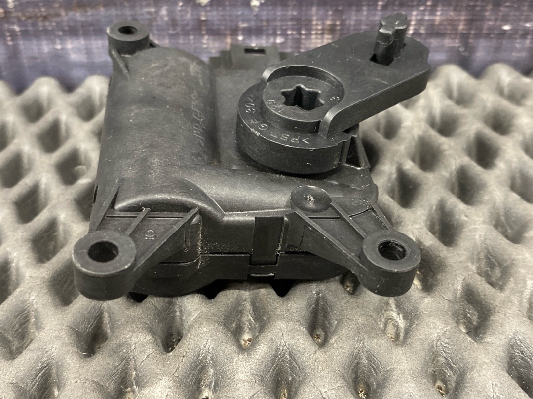 Мотор заслонки печки, 1470 рублей, Красноярск