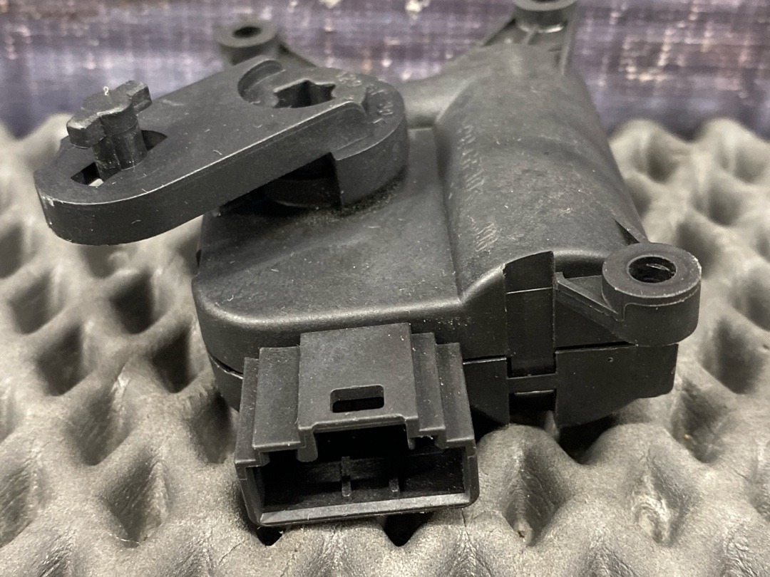 Мотор заслонки печки, 1470 рублей, Красноярск