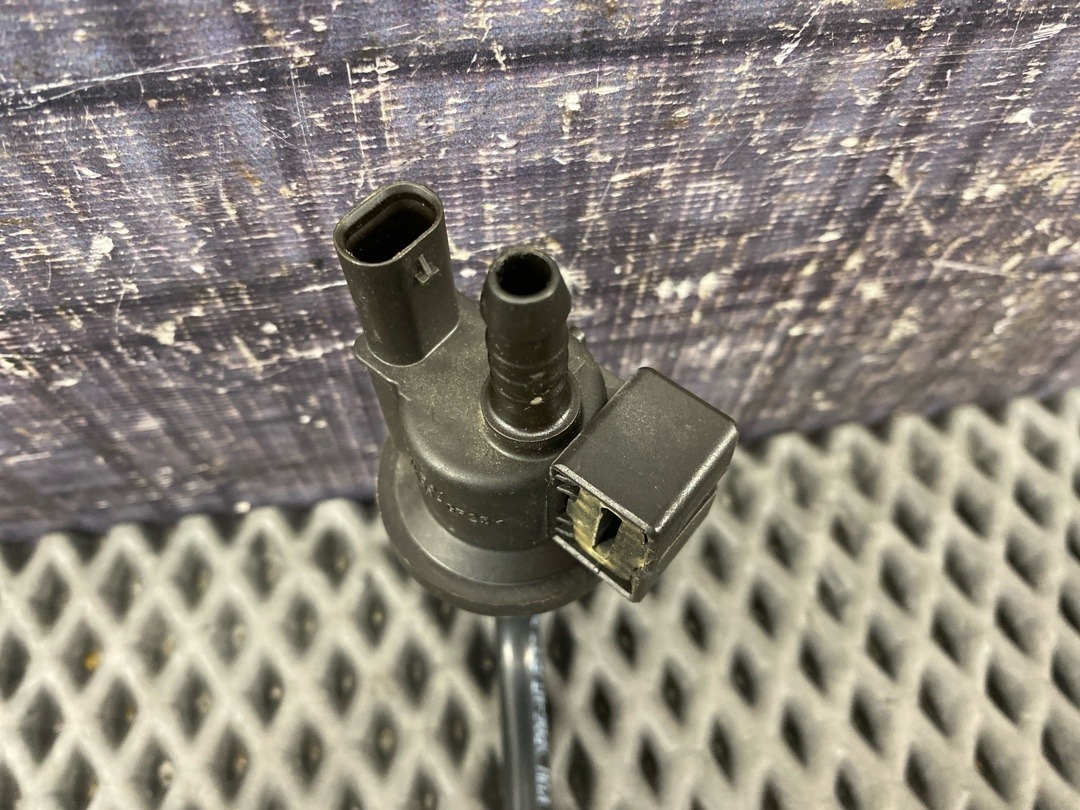 Клапан вентиляции топливного бака, 3730 рублей, Красноярск