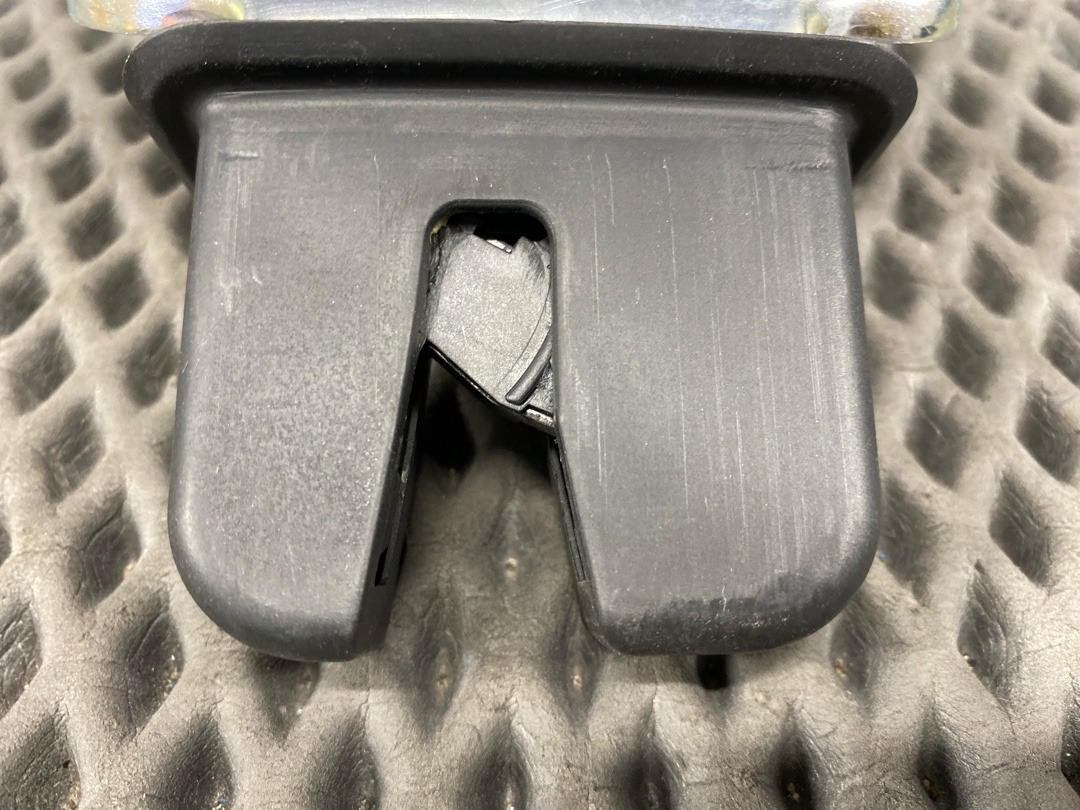 Замок багажника, 2860 рублей, Красноярск