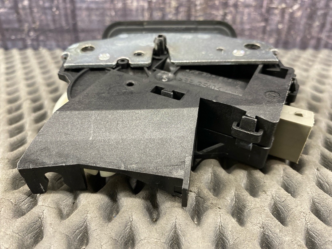 Замок багажника, 2860 рублей, Красноярск