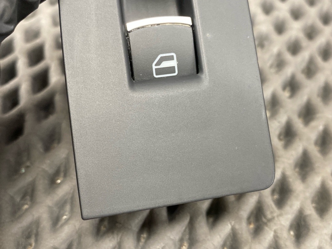 Кнопка стеклоподъемника, 890 рублей, Красноярск