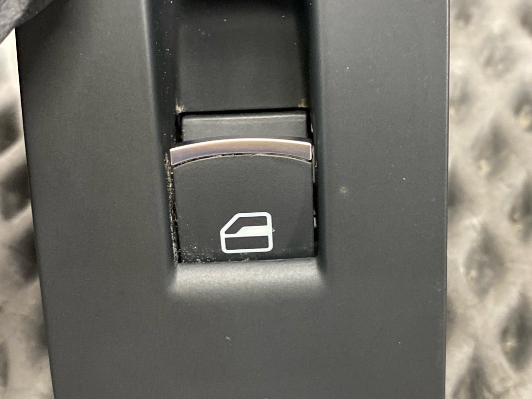 Кнопка стеклоподъемника, 890 рублей, Красноярск