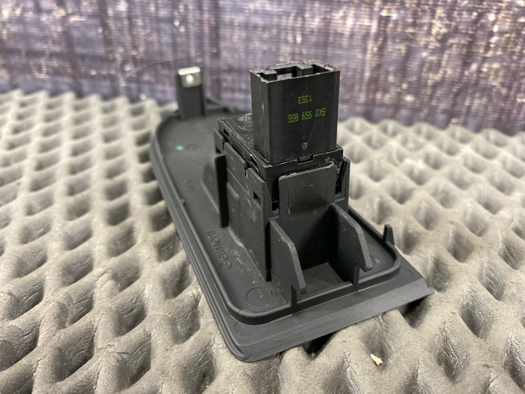 Кнопка стеклоподъемника, 890 рублей, Красноярск