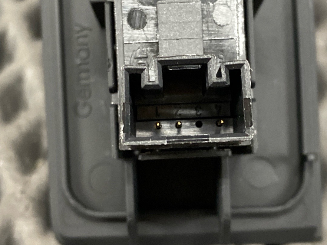 Кнопка стеклоподъемника, 890 рублей, Красноярск