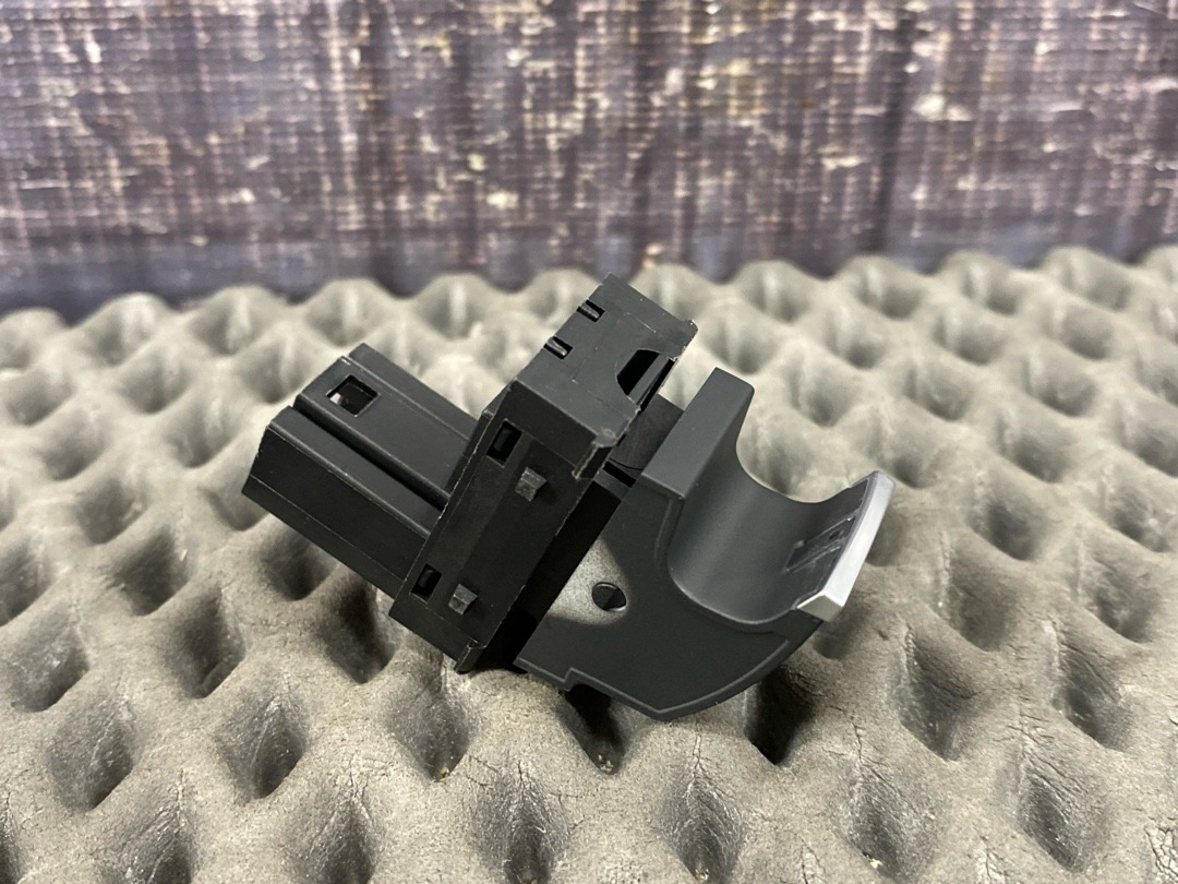 Кнопка стеклоподъемника, 620 рублей, Красноярск