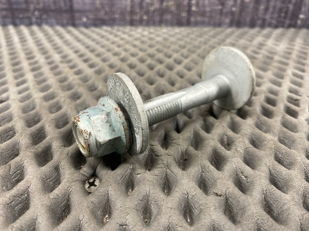 Болт развальный, 710 рублей, Красноярск