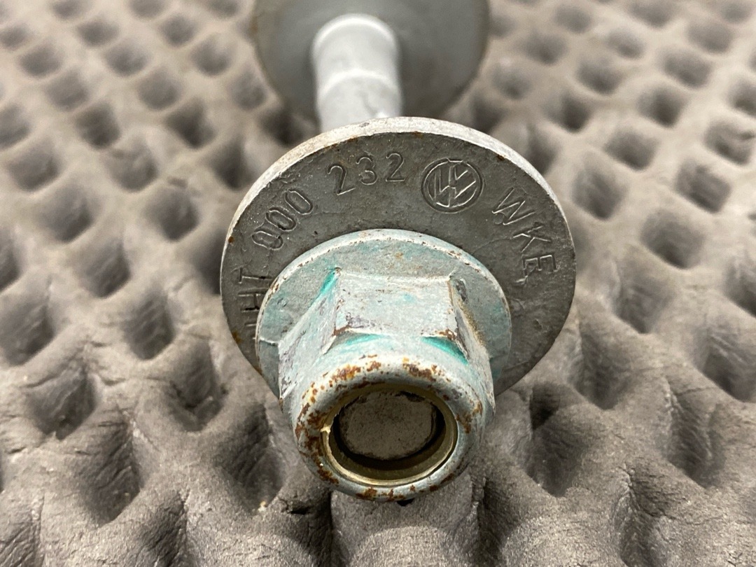 Болт развальный, 710 рублей, Красноярск