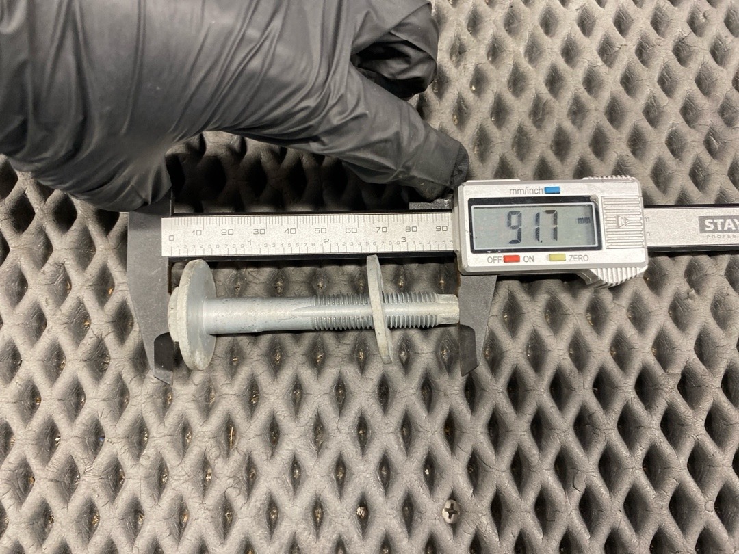 Болт развальный, 710 рублей, Красноярск