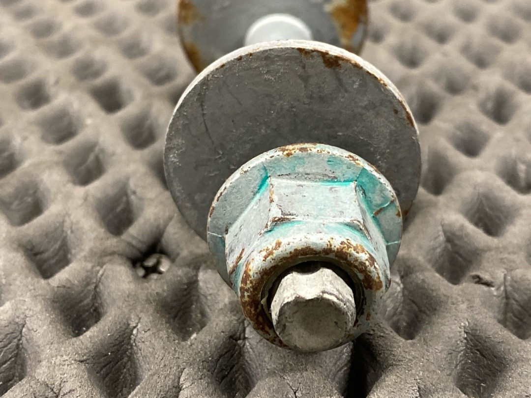 Болт развальный, 710 рублей, Красноярск