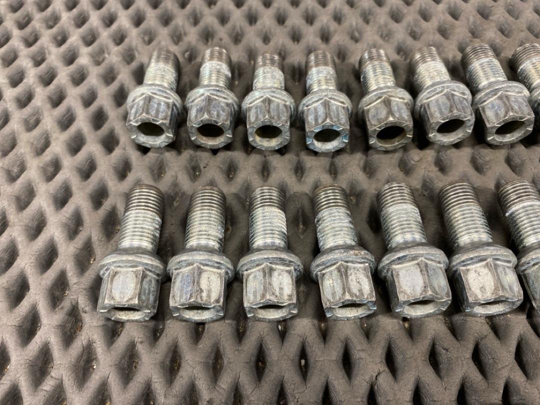 Комплект колесных болтов, 3210 рублей, Красноярск