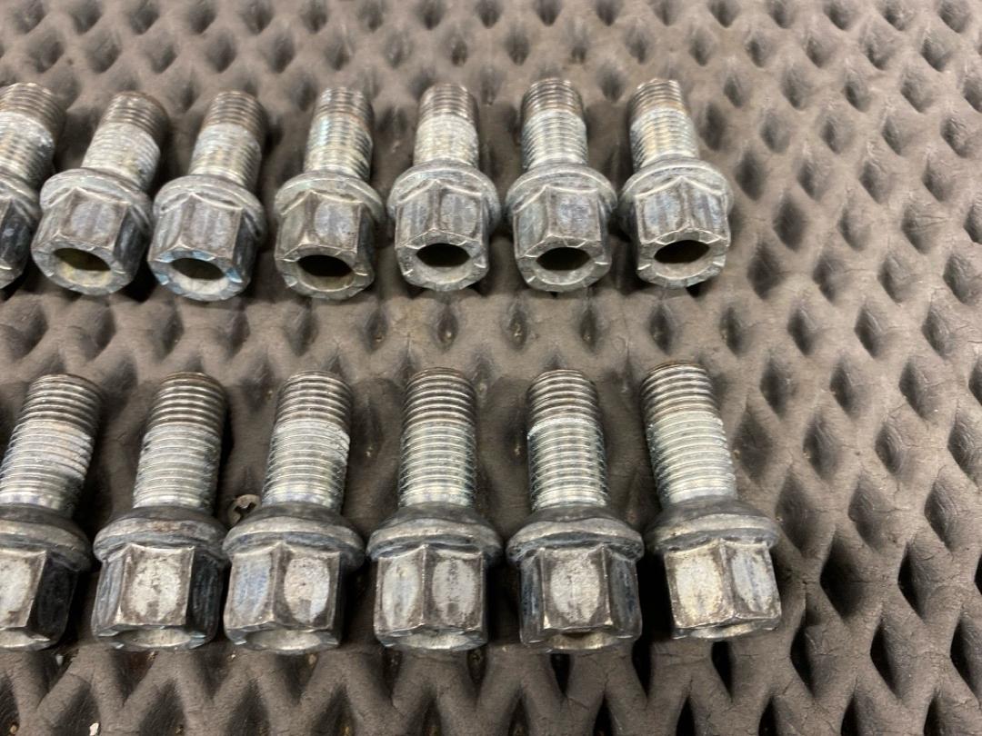 Комплект колесных болтов, 3210 рублей, Красноярск