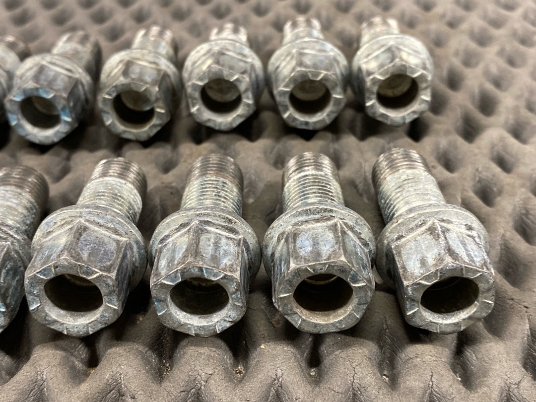 Комплект колесных болтов, 3210 рублей, Красноярск