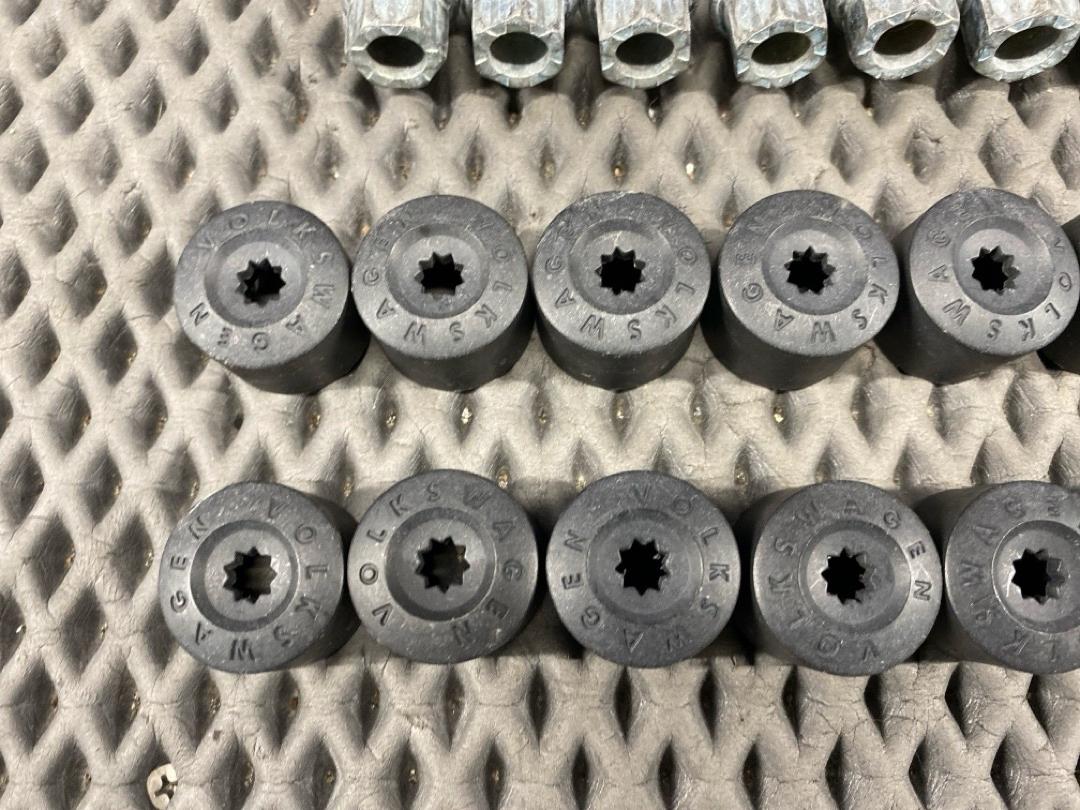 Комплект колесных болтов, 3210 рублей, Красноярск