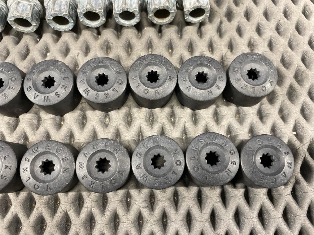 Комплект колесных болтов, 3210 рублей, Красноярск